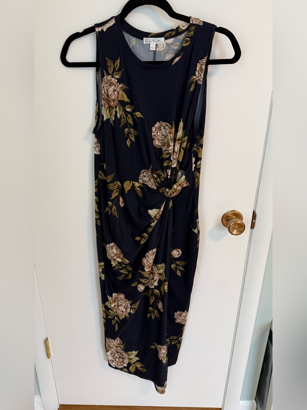nine britton Navy Floral Twist-Detail Midi Dress